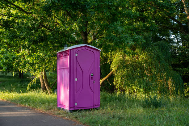 Porta potty delivery and setup in Memphis, MI
